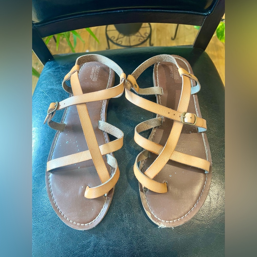 Universal Thread Sandals
